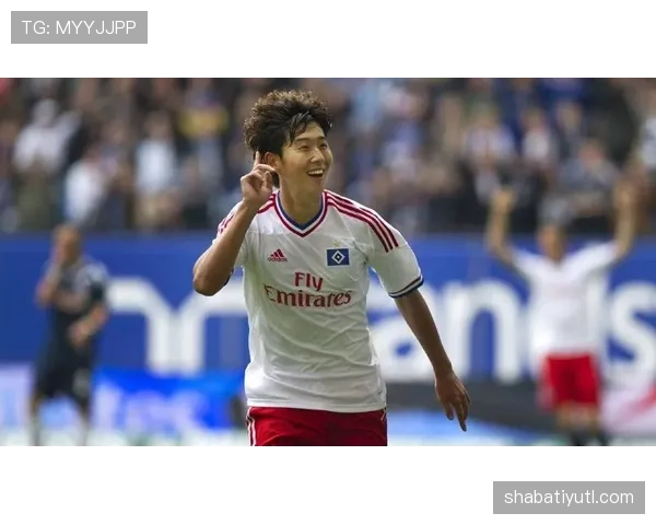 孙兴慜训练还没结束吧？外面小店老板都快认出他家鞋了！