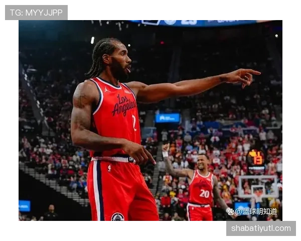 伦纳德利用挡拆拉开空间提升关键时刻三分效率